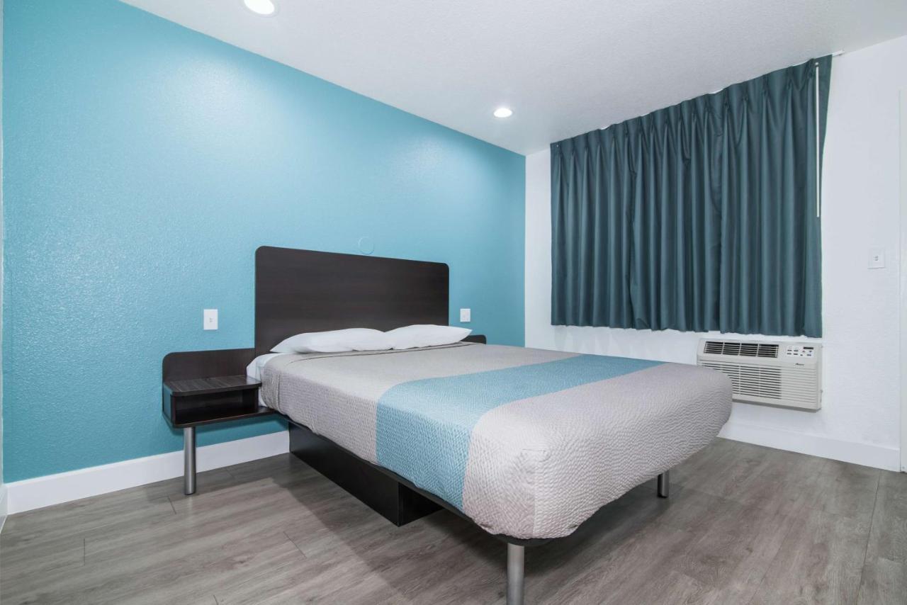 Motel 6-Moreno Valley, Ca - Perris Εξωτερικό φωτογραφία