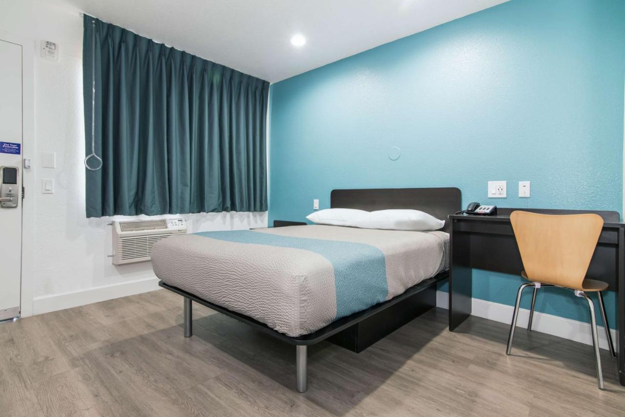 Motel 6-Moreno Valley, Ca - Perris Εξωτερικό φωτογραφία